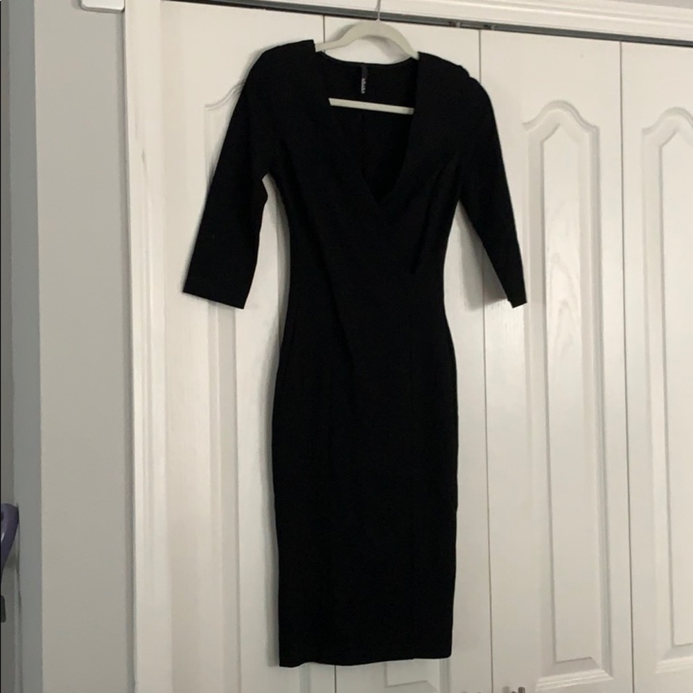 Lulu’s Fitted V Neck Midi Black Dress